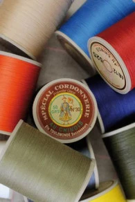 Fil Cordonnerie Glacé Bobine 210 - Café 4 Fil Cordonnerie Glacé Bobine 210 - Café – Image 4