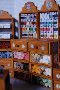 Présentoir Bois Miniature 24 Cartes Retors Du Nord 5 Présentoir Bois Miniature 24 Cartes Retors Du Nord – Image 5